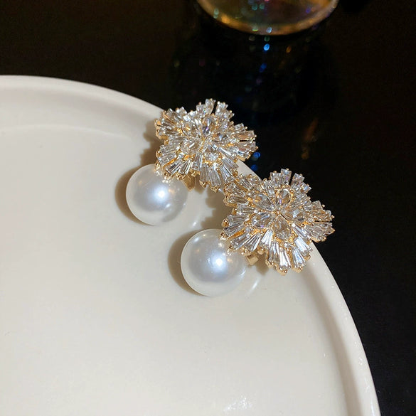 Wholesale Highend Feel Geometric Pearl Zircon Earrings With Electroplating