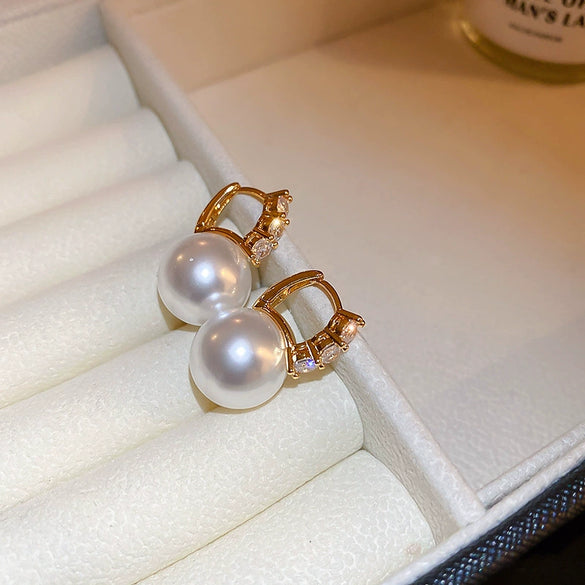 Wholesale Highend Feel Geometric Pearl Zircon Earrings With Electroplating