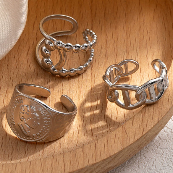 Wholesale Highend Heart Titanium Steel Hollow Ring With Butterfly And Cylindrical Splicing Electroplated Unisex