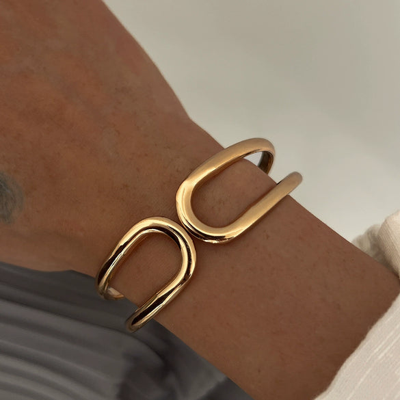 Wholesale Hip Hop Style Exaggerated Irregular Alloy Hammer Bracelet With Electroplating Processing