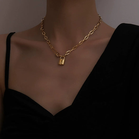 Wholesale Hiphop Style Ushaped Titanium Steel And Stainless Steel Lock Pendant Necklace For Women With Electroplating