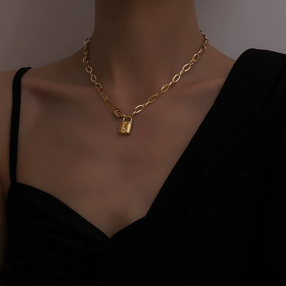 Wholesale Hiphop Style Ushaped Titanium Steel And Stainless Steel Lock Pendant Necklace For Women With Electroplating