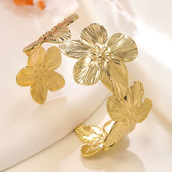 Wholesale Hydraulic Pressure Vintage Flower Stainless Steel Open Bracelet