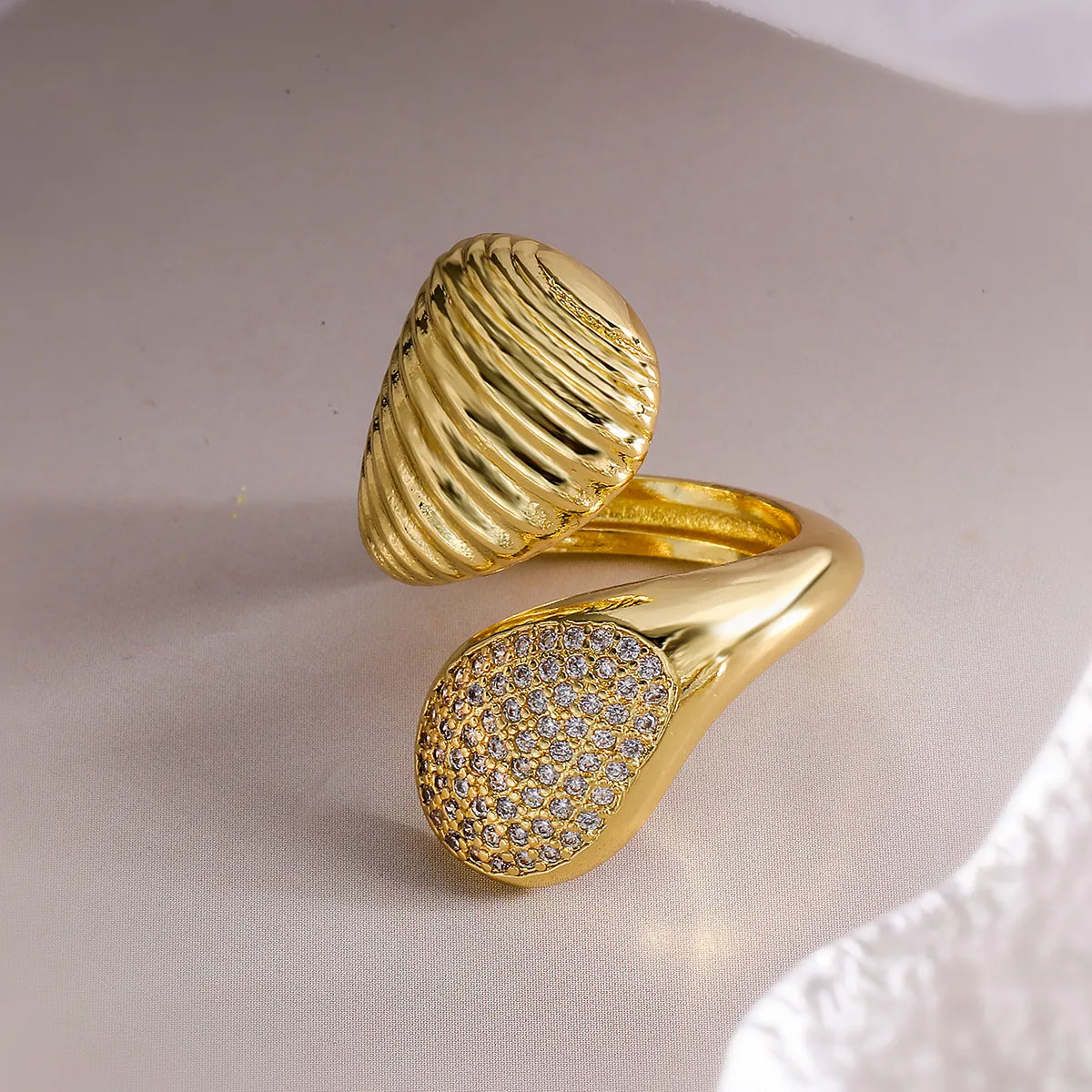 Wholesale IG Style Modern Style Classic Style Geometric Spiral Stripe Copper Inlay 18K Gold Plated Zircon Open Rings