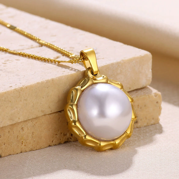 Wholesale Imitation Pearl And Stainless Steel Geometric Style Necklace With Electroplating Treatment For Women