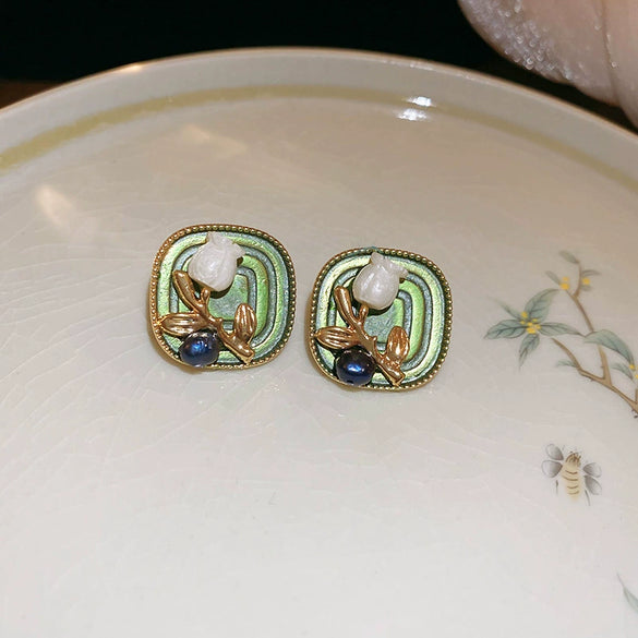 Wholesale Imitation Pearl Drop Shape Earrings French Retro Style Set With Pearls For Women