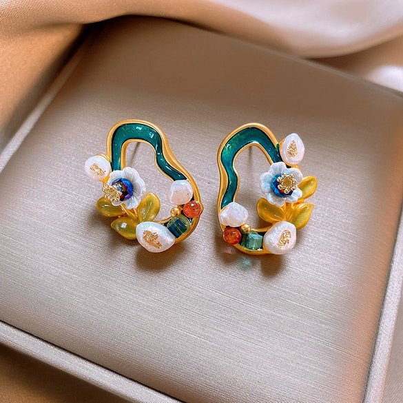 Wholesale Imitation Pearl Drop Shape Earrings French Retro Style Set With Pearls For Women