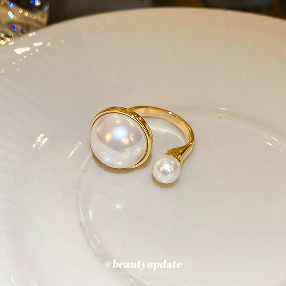 Wholesale Imitation Pearl Geometric Open Ring With Gold Plating For Women In Light Luxury Style