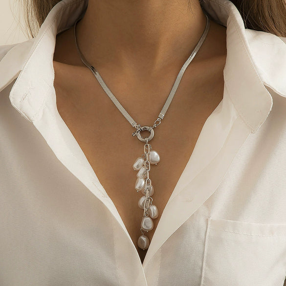 Wholesale Imitation Pearl Snake Bone Chain Geometric Baroque Court Style Tassel Necklace With Electroplating Treatment For Women