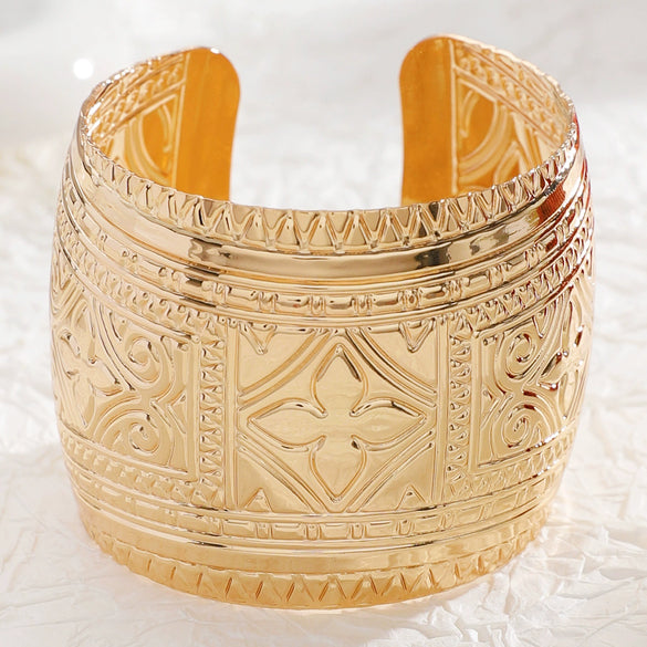 Wholesale Iron Electroplated Gold Widebrimmed Irregular Geometric Minimalist Retro Exaggerated Personality Bracelet Jewelry