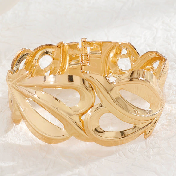 Wholesale Iron Electroplated Gold Widebrimmed Irregular Geometric Minimalist Retro Exaggerated Personality Bracelet Jewelry
