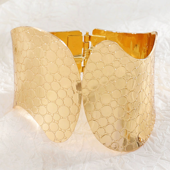 Wholesale Iron Electroplated Gold Widebrimmed Irregular Geometric Minimalist Retro Exaggerated Personality Bracelet Jewelry