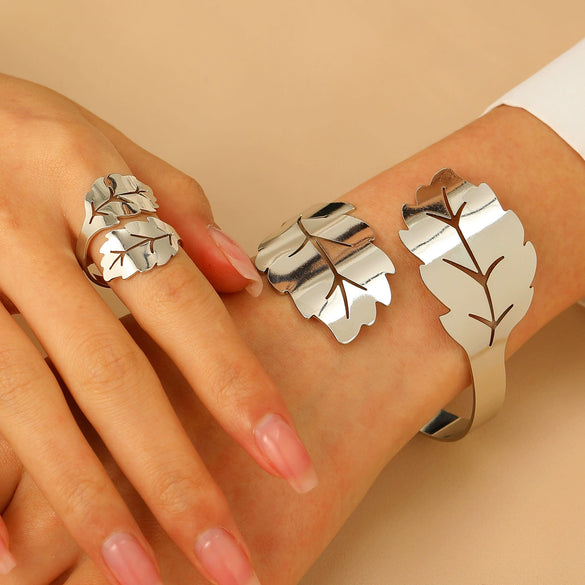 Wholesale Iron Geometric Sshaped Hollow Doublelayer Snakeshaped Opening Adjustable Unisex Bracelet