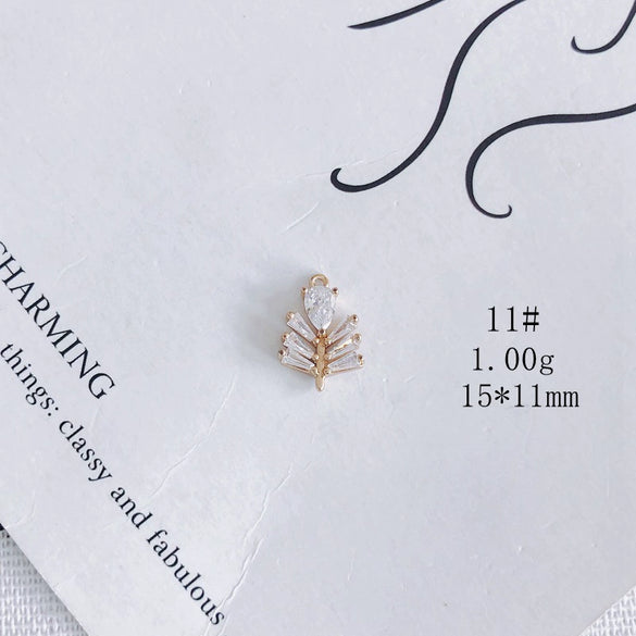 Wholesale Jewelry Accessories Copper Zircon Inlay Flower Moon Hollow Necklace Material