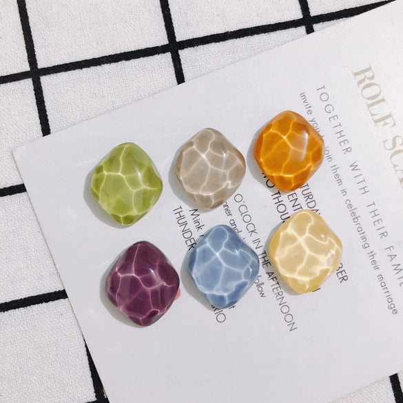 Wholesale Jewelry Accessories Handmade Resin And Plastic Accessories With Water Wave Light Pattern And Irregular Diamond Shape
