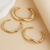 Wholesale Jewelry Alloy Geometric Hollow Pleated Ring And Irregular Cambered Bracelet Set With Electroplating