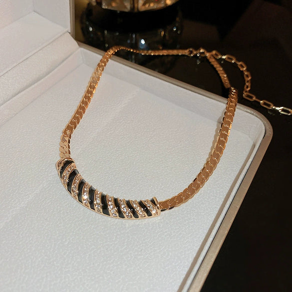 Wholesale Jewelry Alloy Twisted Geometric Electroplating Earrings Necklace Set