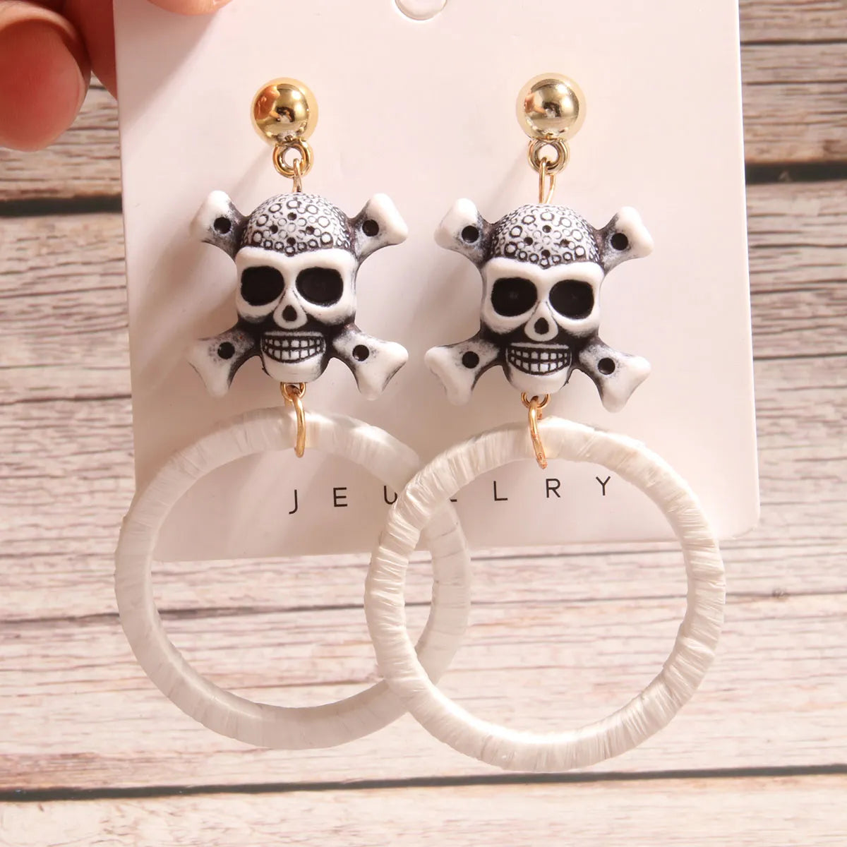 1 Pair Artistic Skull Braid Hollow Out Plastic Raffia Drop Earrings