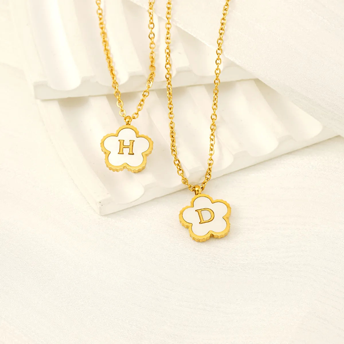 Wholesale Jewelry Basic Classic Style Letter Flower 304 Stainless Steel Shell 18K Gold Plated Plating Inlay Pendant Necklace