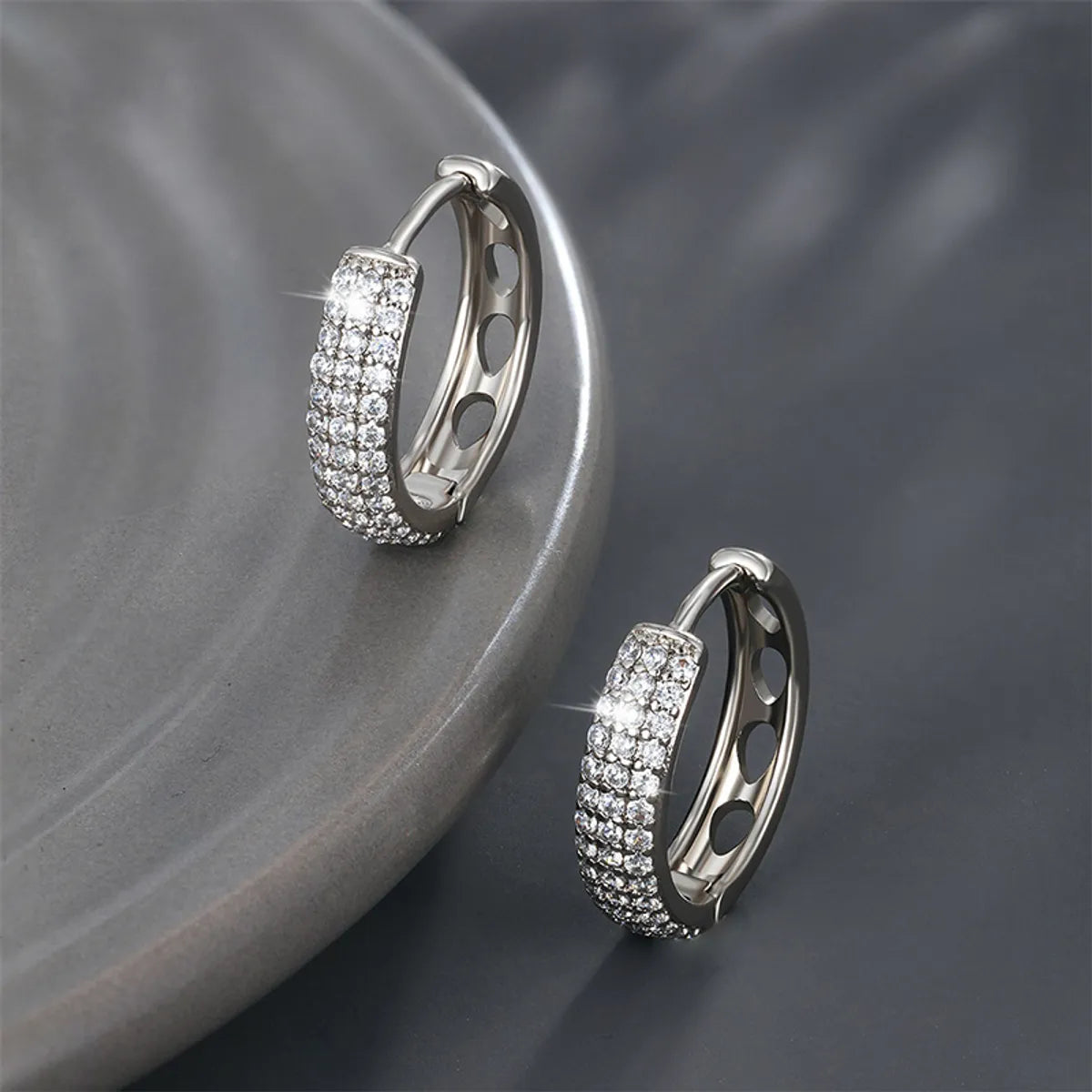 Wholesale Jewelry Basic Xuping Geometric Solid Color Alloy Zircon Plating Inlay Hoop Earrings