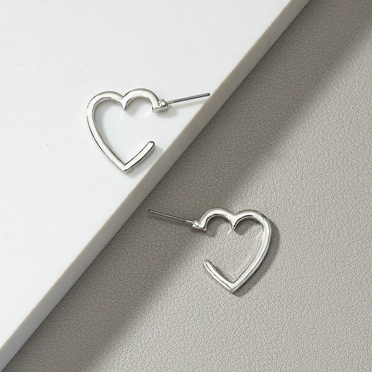 Wholesale Jewelry Basic Heart Shape Alloy Plating Ear Studs