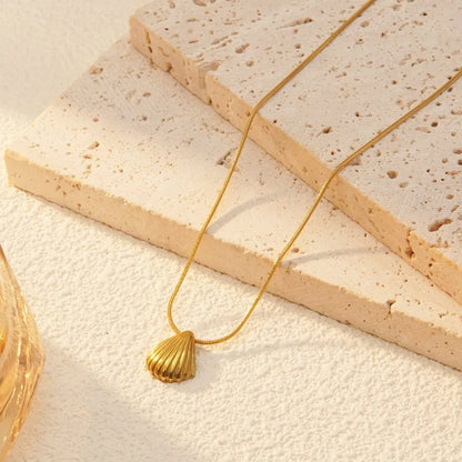 Wholesale Jewelry Beach Sweet Simple Style Shell 304 Stainless Steel 18K Gold Plated Plating Pendant Necklace