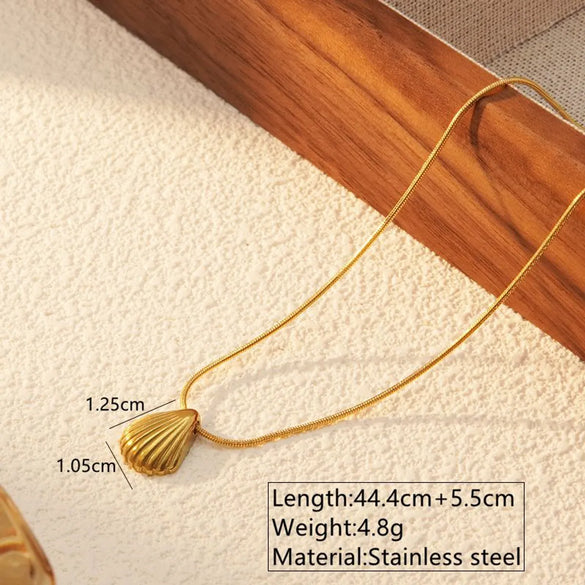 Wholesale Jewelry Beach Sweet Simple Style Shell 304 Stainless Steel 18K Gold Plated Plating Pendant Necklace