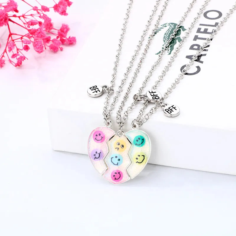 Wholesale Jewelry Casual Cute Heart Shape Smile Face Alloy Appliques Pendant Necklace