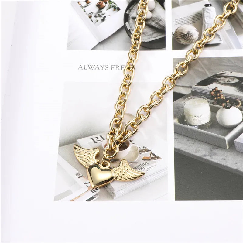 Wholesale Jewelry Casual Heart Shape Wings 304 Stainless Steel 18K Gold Plated Pendant Necklace