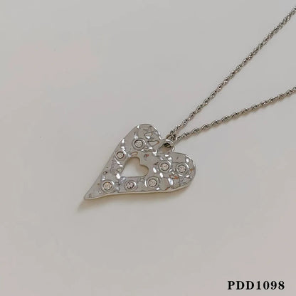 Wholesale Jewelry Casual Modern Style Geometric Heart Shape 304 Stainless Steel 316 Stainless Steel  Diamond 16K Gold Plated White Gold Plated Gold Plated Inlay Pendant Necklace