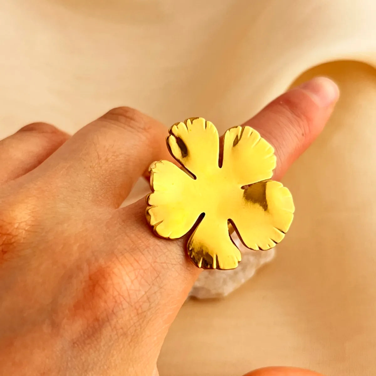 Wholesale Jewelry Casual Retro Simple Style Flower 304 Stainless Steel 18K Gold Plated Open Rings