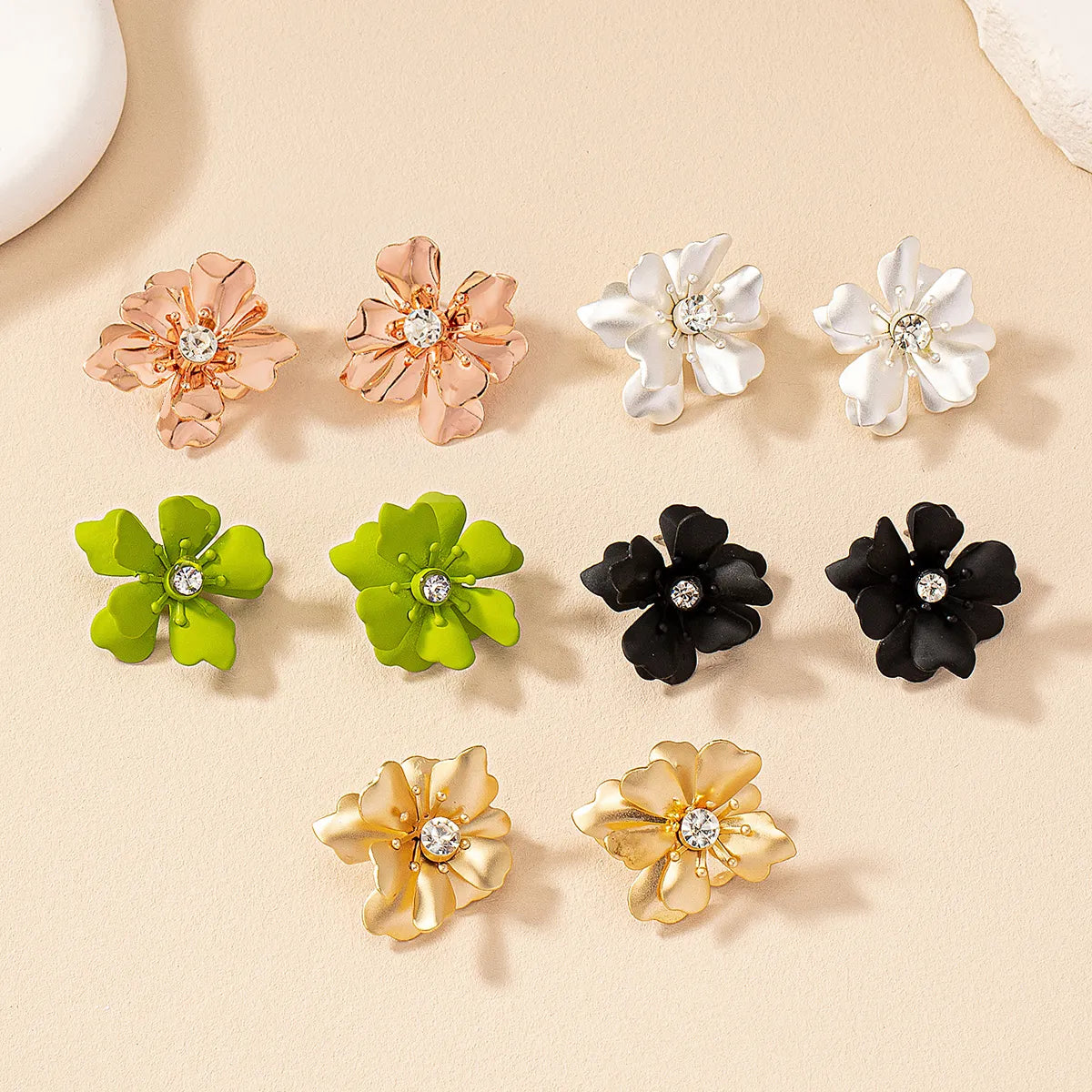 1 Pair Casual Romantic Sweet Flower Petal Floral Inlay Alloy Zircon Ear Studs