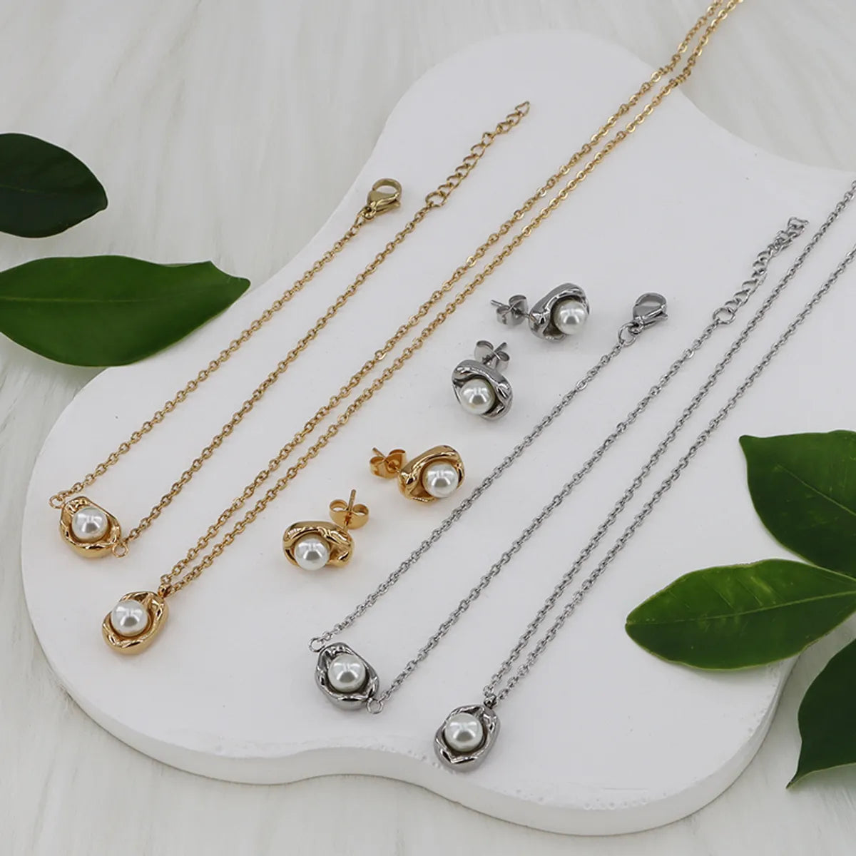 Wholesale Jewelry Casual Simple Style Classic Style Round 304 Stainless Steel Pearl Gold Plated Inlay Jewelry Set