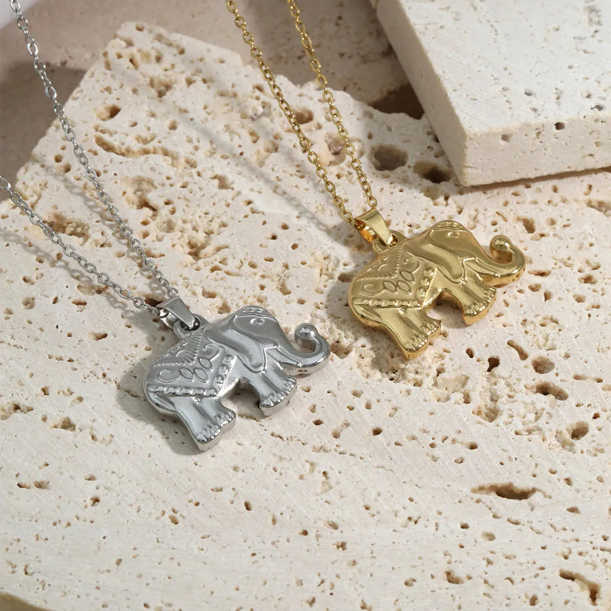 Wholesale Jewelry Casual Simple Style Elephant 304 Stainless Steel 18K Gold Plated Plating Pendant Necklace