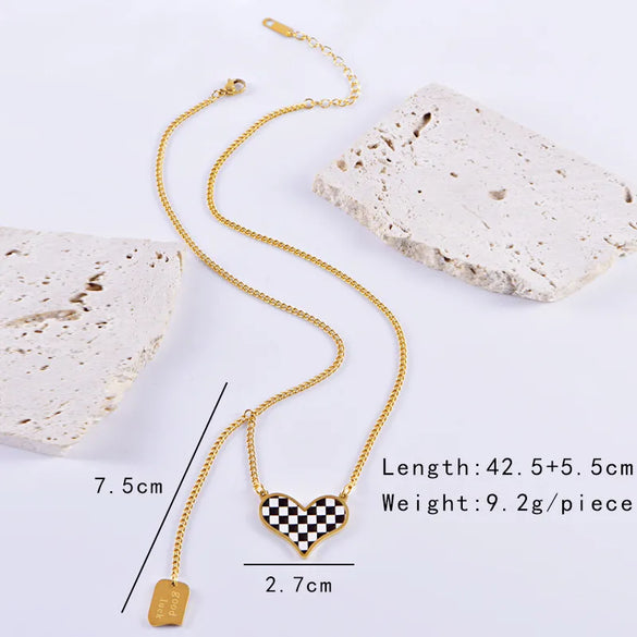 Wholesale Jewelry Casual Simple Style Four Leaf Clover Heart Shape Checkered Titanium Steel Pendant Necklace