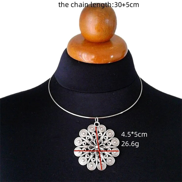Chinoiserie Flower Alloy Women'S Choker