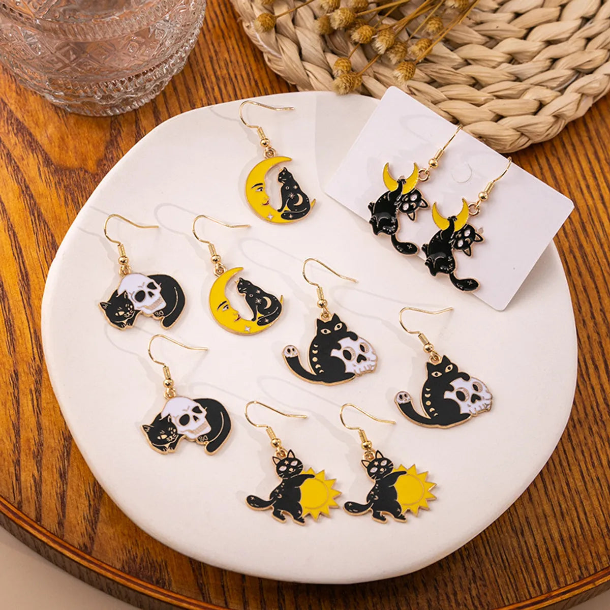 Wholesale Jewelry Classic Style Cat Alloy Enamel Earrings