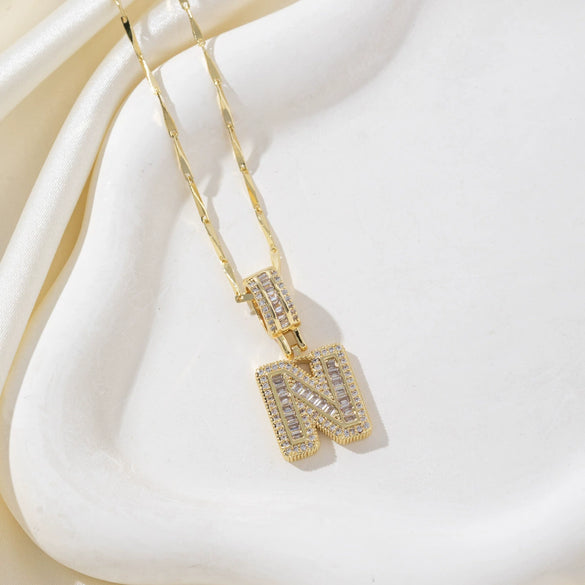 Wholesale Jewelry Copper Alloy Micropaved Zircon Letter Pendant Necklace Set With Diamonds Melon Seed Chain Unisex