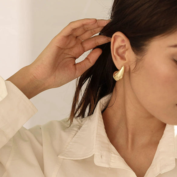 Wholesale Jewelry Copper Drop Shape Electroplated Hollow Three Dimensional Women's Earrings