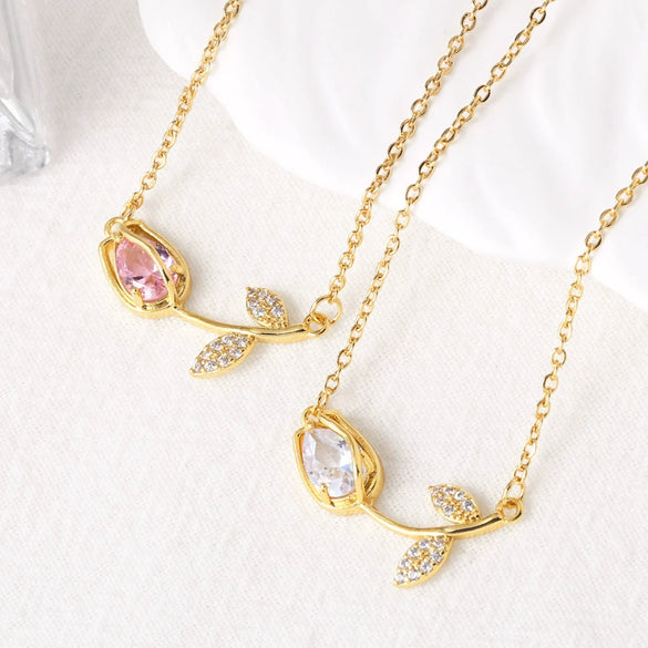 Wholesale Jewelry Copper 18K Gold Plated Flower Pendant Necklace O Word Chain For Women