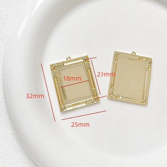 Wholesale Jewelry Copper Plated Circle Pattern Baroque Pearl Necklace Pendant Accessories