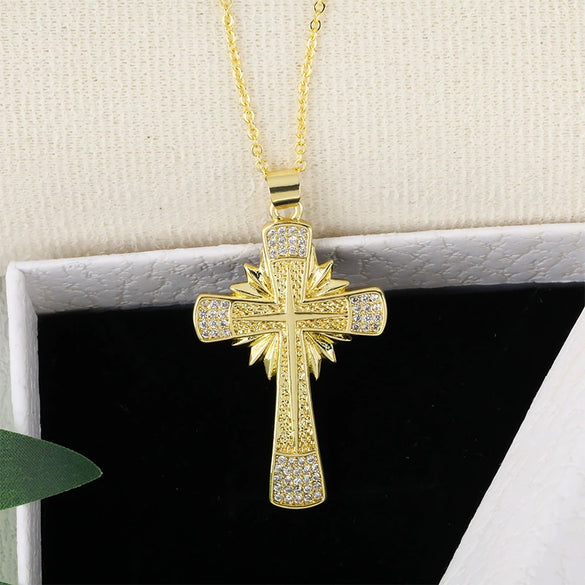 Wholesale Jewelry Copper Plated Real Gold Micro Zircon Fourleaf Clover Cross Pendant Minimalist Geometric Style Accessories
