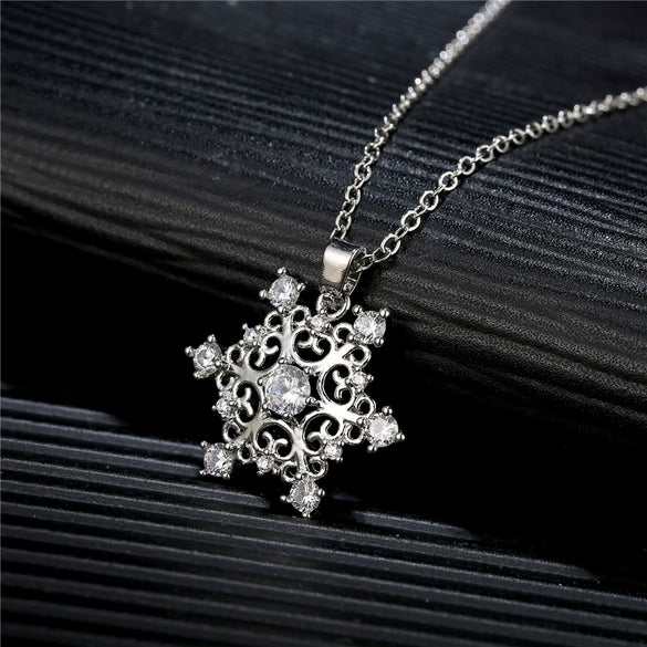 Wholesale Jewelry Copper Snowflake Pendant Necklace With Diamond And Geometric Design For Women