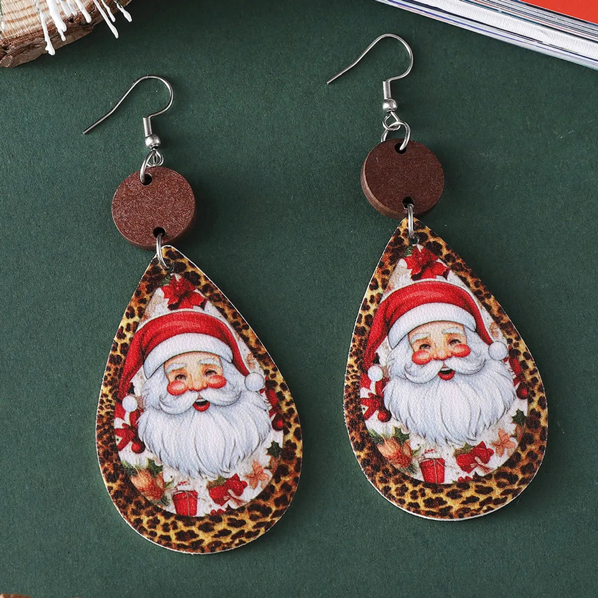 Wholesale Jewelry Cute Santa Claus Water Droplets Pu Leather Printing Drop Earrings