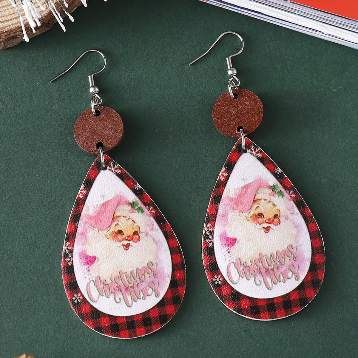 Wholesale Jewelry Cute Santa Claus Water Droplets Pu Leather Printing Drop Earrings