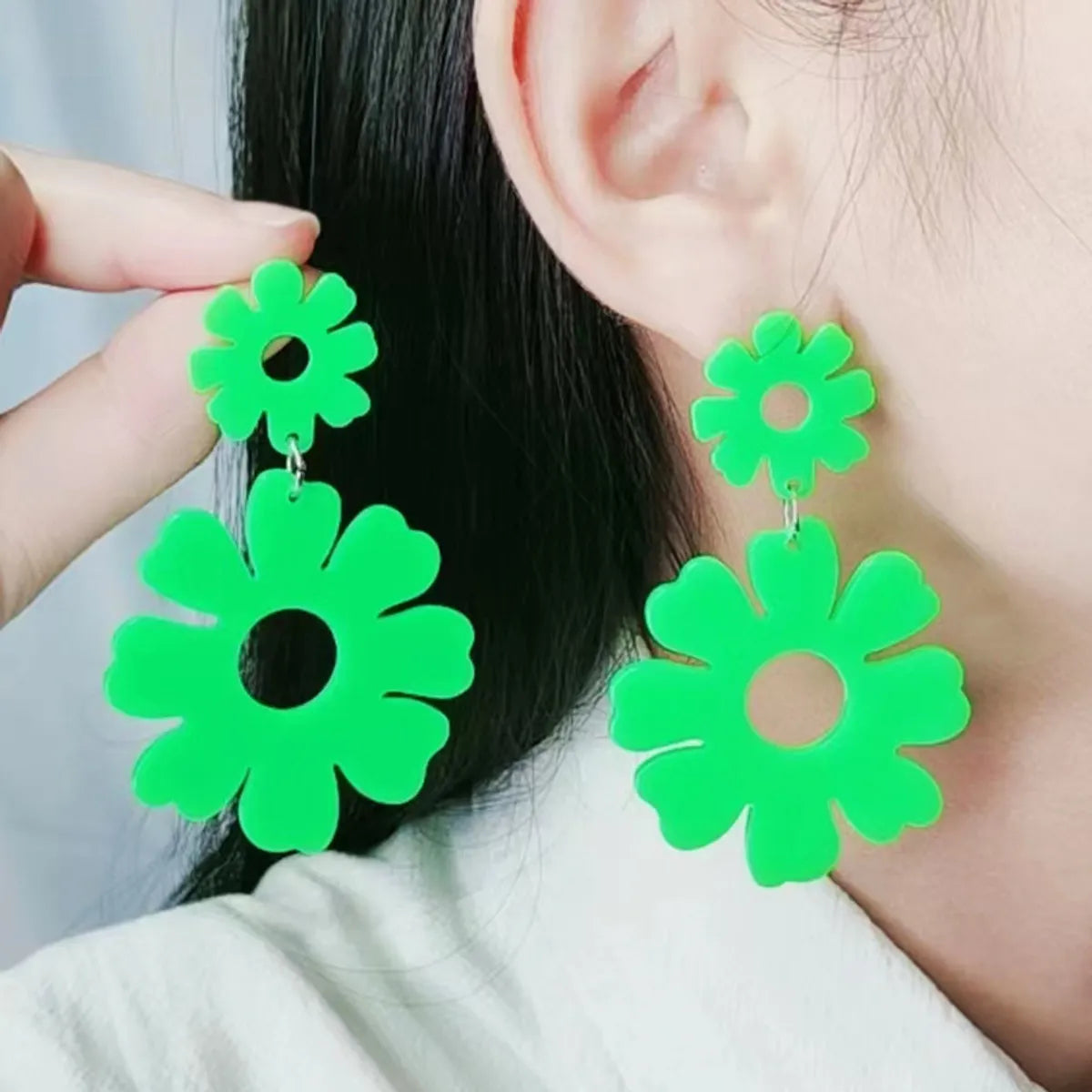 Wholesale Jewelry Cute Solid Color Flower Arylic Spray Paint Drop Earrings