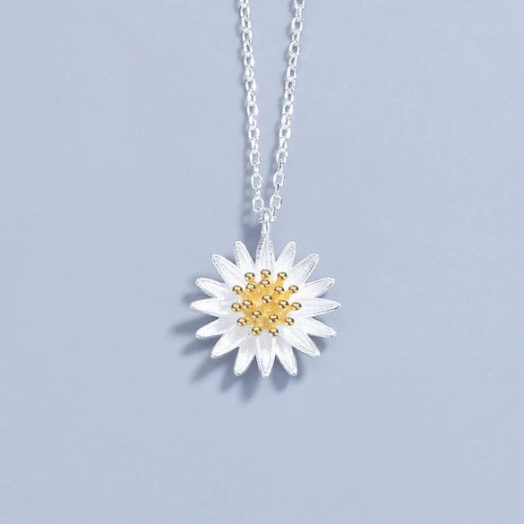 Wholesale Jewelry Daisy Style 925 Sterling Silver Necklace With Electroplating Treatment