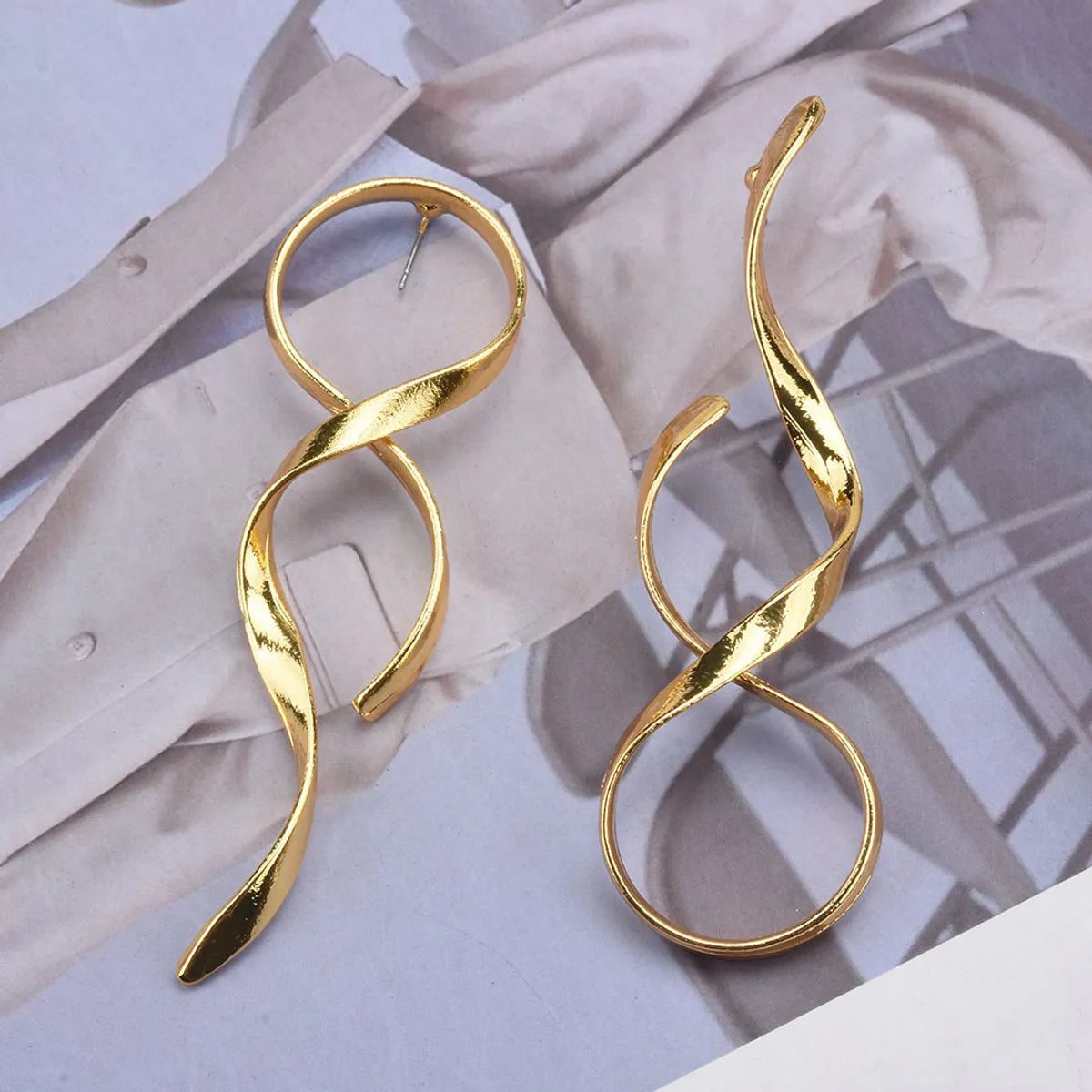 1 Pair Elegant Asymmetrical Plating Metal Ear Studs