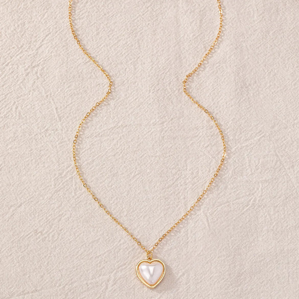 Wholesale Jewelry Elegant Lady Modern Style Heart Shape Plastic Zinc Alloy Artificial Pearls Inlay Pendant Necklace
