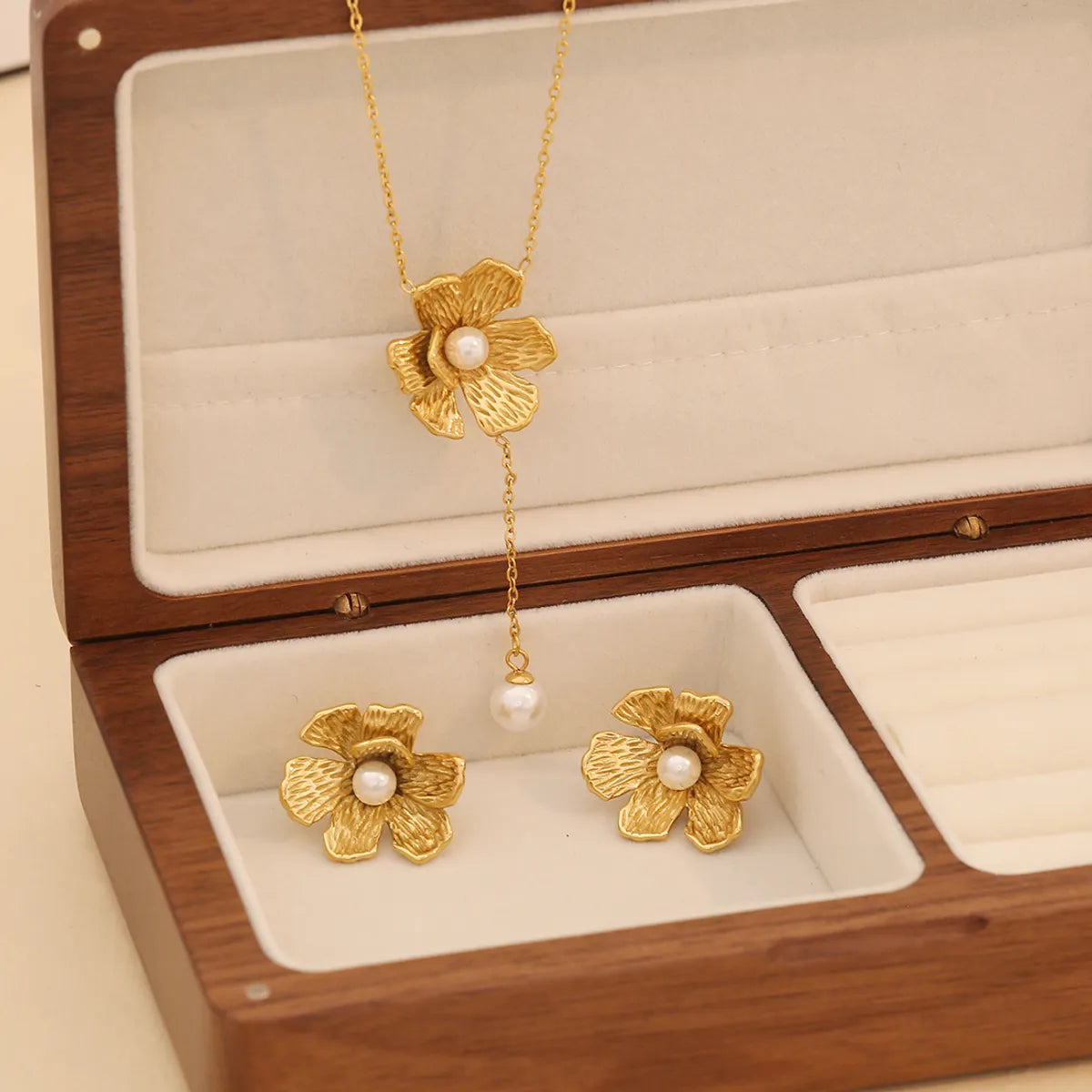 Wholesale Jewelry Elegant Luxurious Sunflower 304 Stainless Steel Pearl 18K Gold Plated Jewelry Set